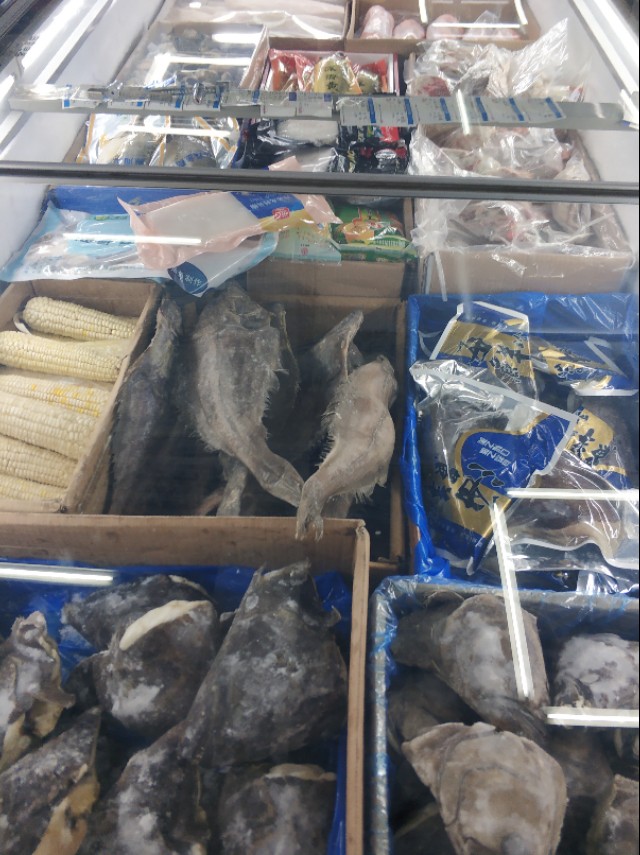 *疆新**最大的冷冻食品交易市场在这里!里面东西齐全建的也很大气!