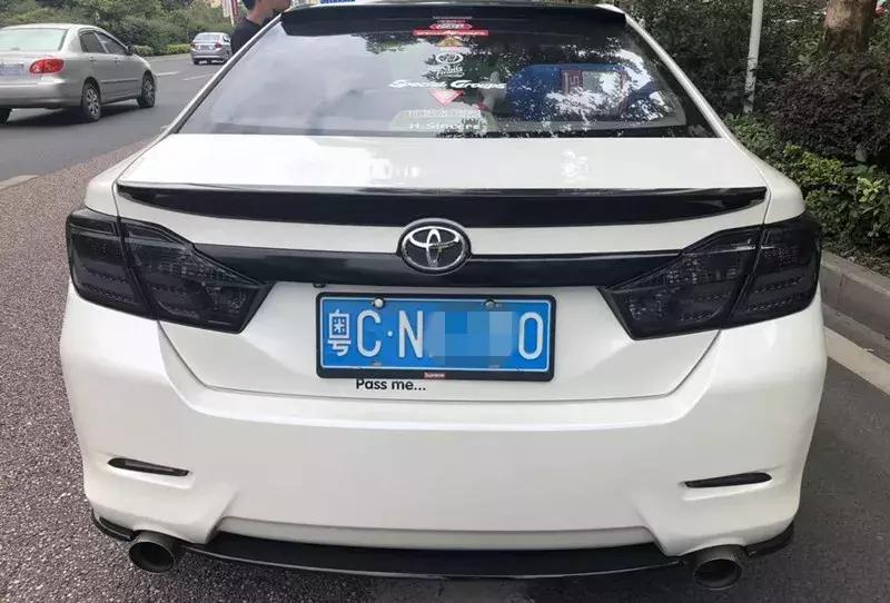 珠海美容店老板开丰田拉风上路，被交警拦停处罚，竟还一脸淡定