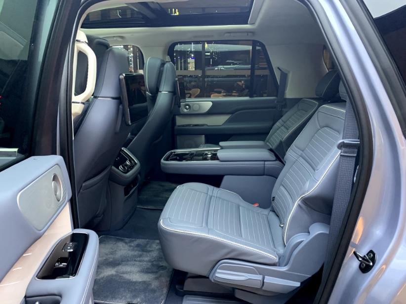 百万大林肯七座suv车型价格,新款林肯领航员值不值得买