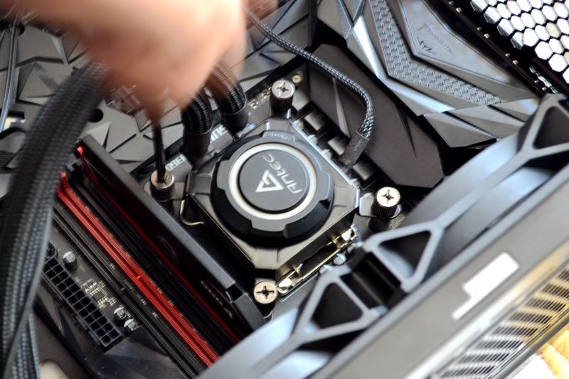 安钛克复仇者机箱冷排安装教程,安钛克复仇者机箱怎么连接rgb