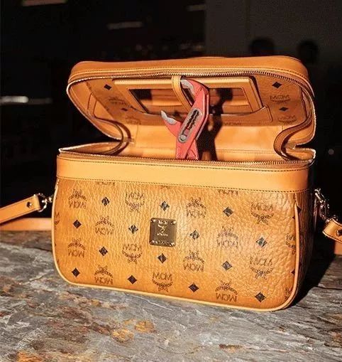 从濒临倒闭到年营收25万,从濒临倒闭到市值266亿