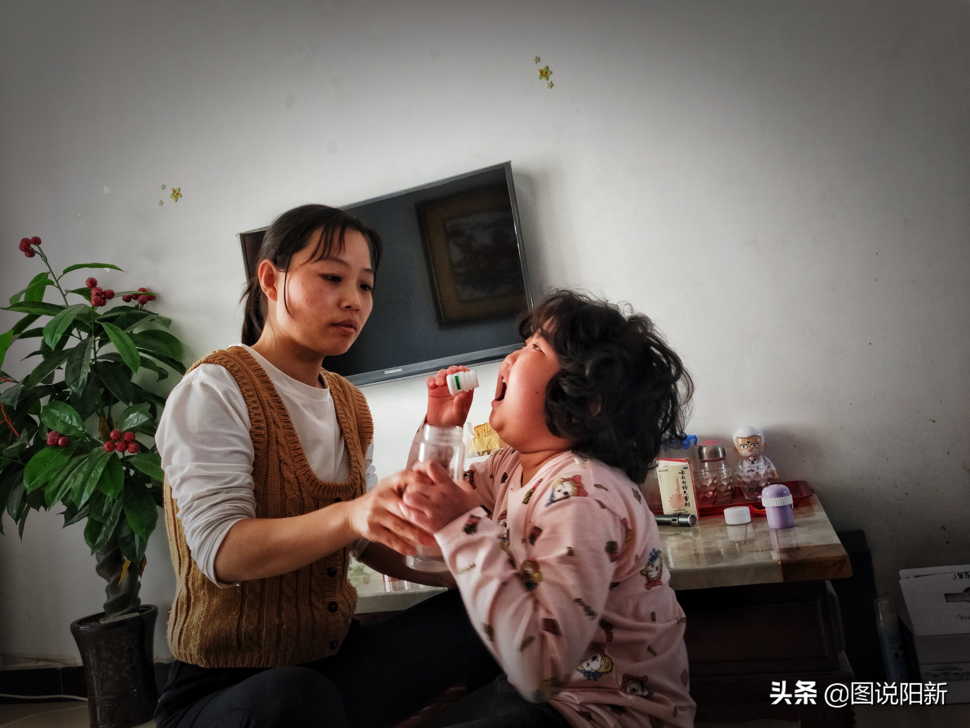 女孩患了200万分之一罕见病,女孩身患罕见怪病