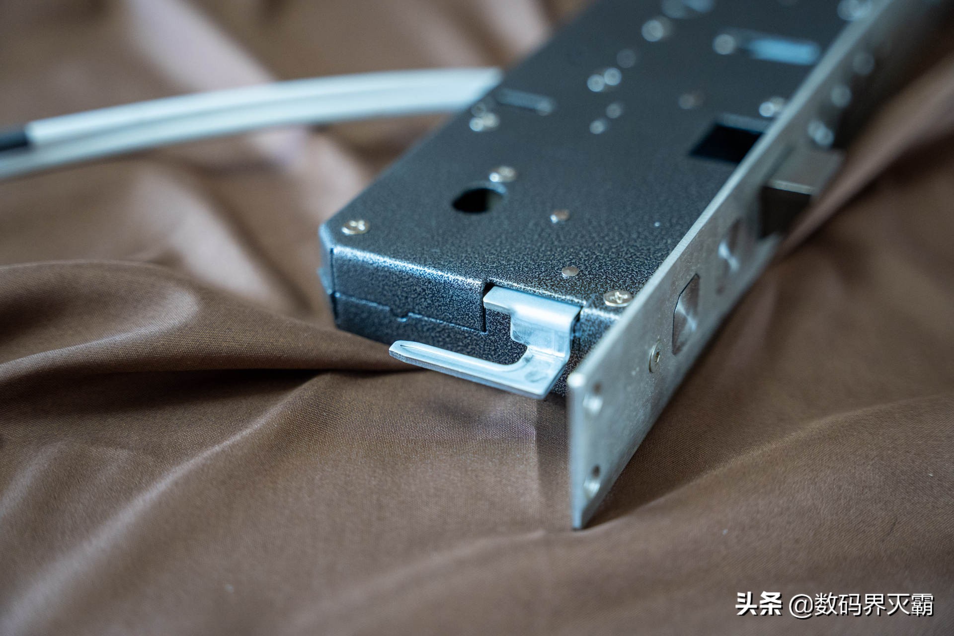 华为智选voc智能门锁s如何录指纹,华为智能门锁和华为智选指纹锁