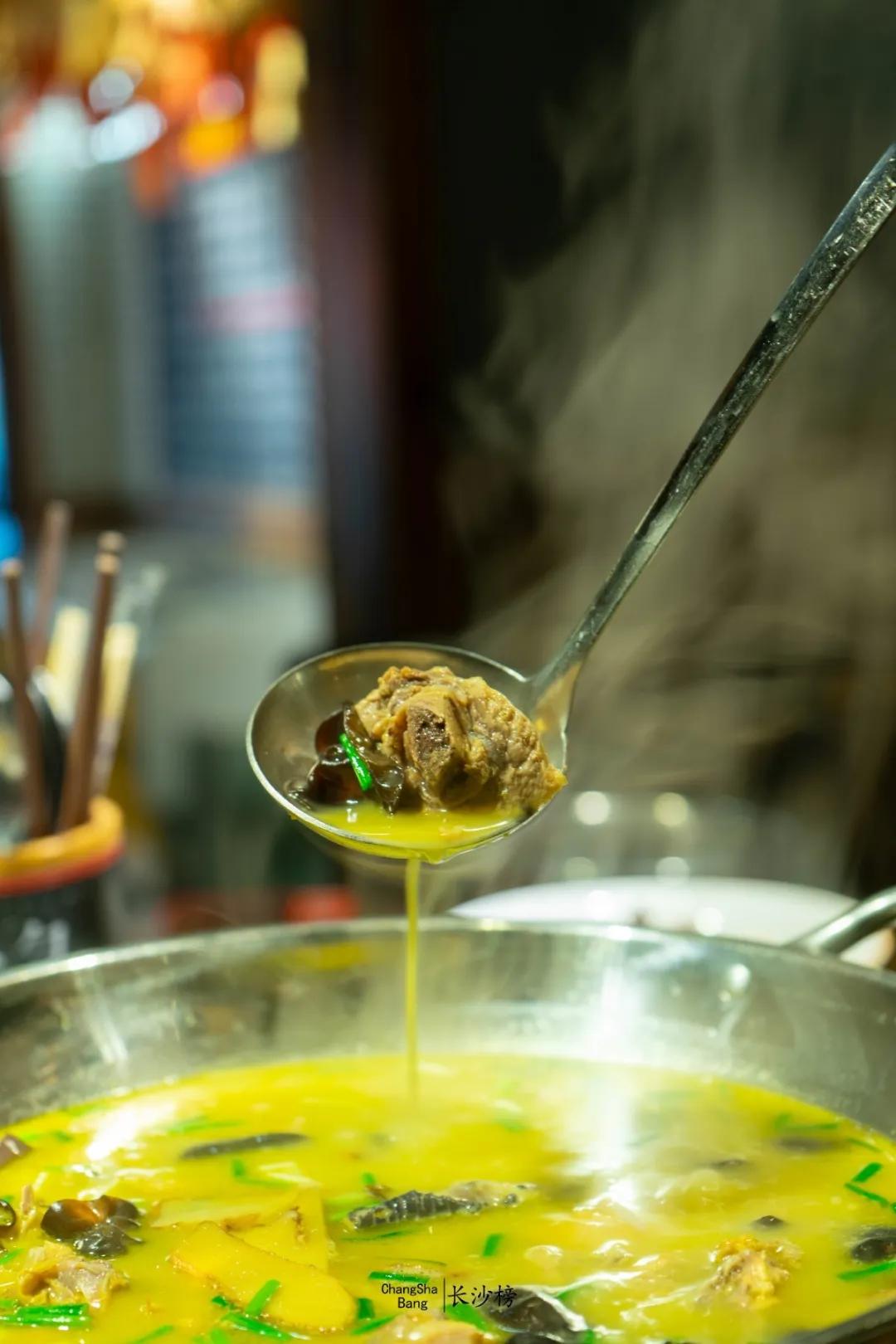 仅凭这一道菜让这家店火了30年,凭借一道菜养活一家店