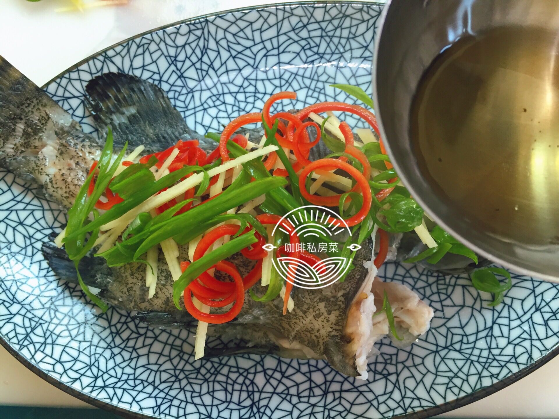 厨师长教你正宗清蒸鱼,广东五星级大厨教你做正宗清蒸鱼