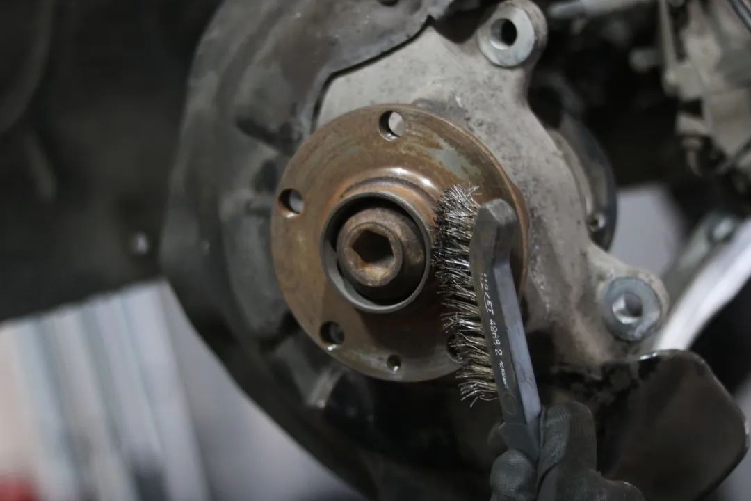 怪兽搞老车：翻新一辆残破生锈的柴油版奥迪A6，翻新后变新车