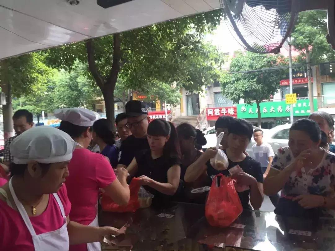 编辑部第一届“斗月饼大赛”开吃！11款老字号，谁才是浙江NO.1？