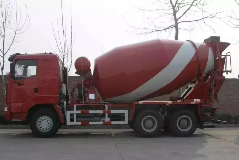 搅拌车卸料时挂几挡,小型搅拌车卸料注意事项