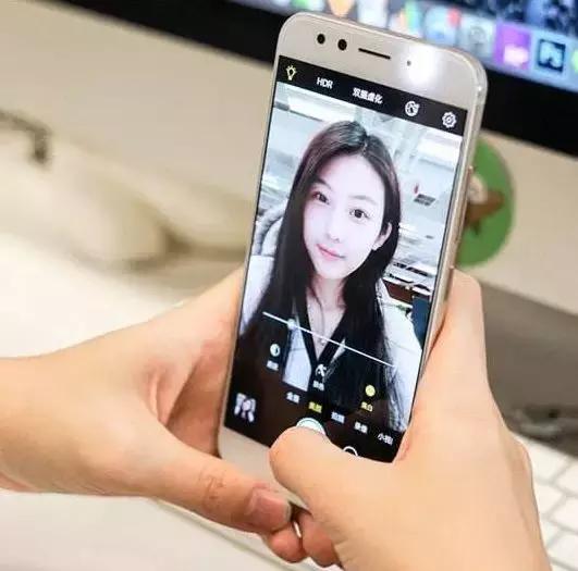 p图骗局新套路,可以导入图片的p图神器