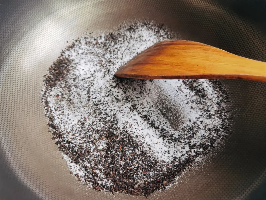 焦糖奶茶怎么制作简单又好喝,第一次在家自制焦糖奶茶非常好喝