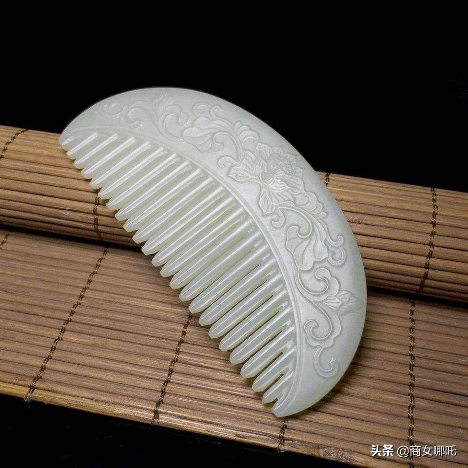 玉梳绾青丝,银梳子梳头养生的正确梳法