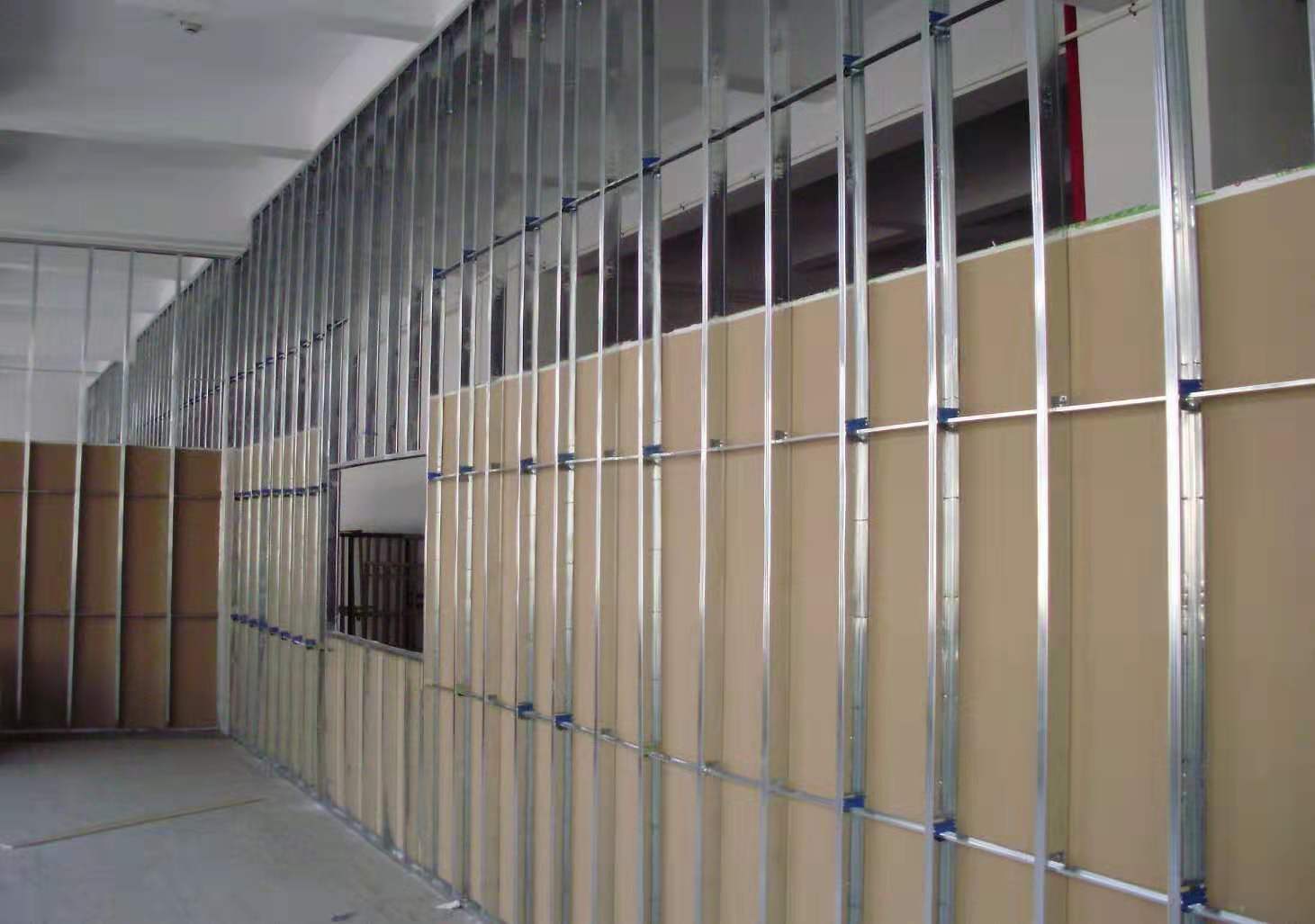 装修轻钢龙骨和木头吊顶哪个好,装修轻钢龙骨吊顶视频全过程