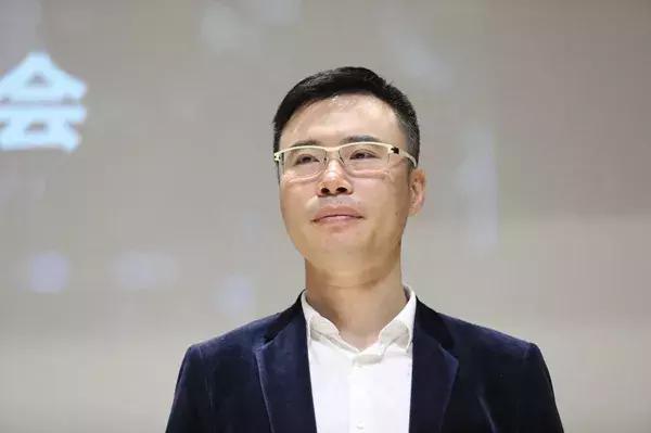 你想试试吗?快播王欣新APP灵鸽问世,据说能带大家一起挣钱