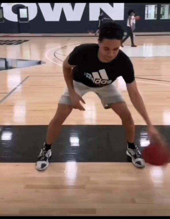 运球练习教学目标,篮球运球教学基本功提升