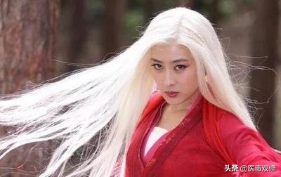 新白发魔女传练霓裳为什么白头,白发魔女练霓裳卓一航一夜白发
