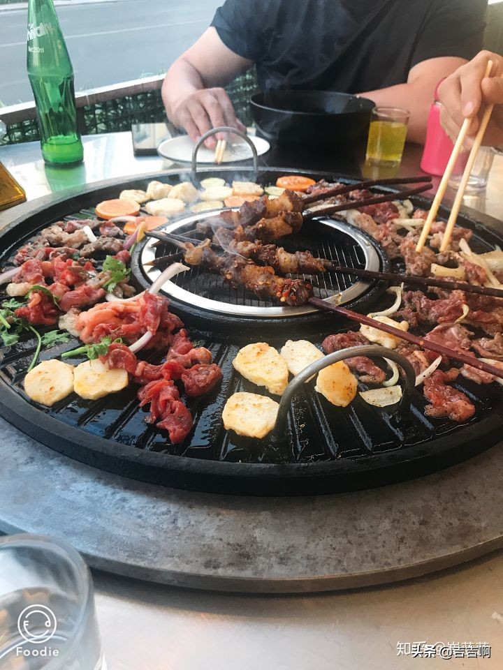 在东北吃饭是一种什么体验,跟东北人吃饭是什么体验