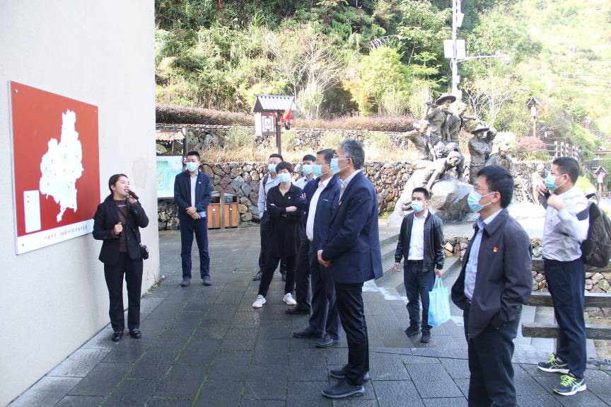 福建八闽通信人才交流服务中心与中移铁通福建分公司开展*党**建和创主题*党**日活动