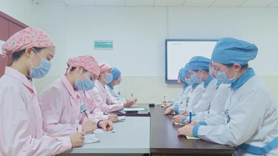 百年传承创新发展——记“全国三八红旗集体”岳阳市二人民医院护理团队