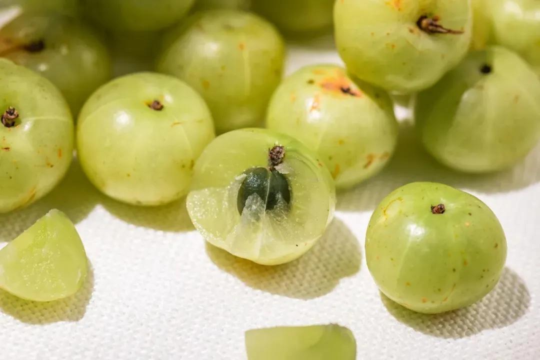 最近火爆的油柑,浓缩的油柑汁做饮品配方