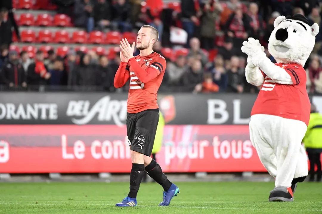 那个肩负家乡期望的小球队，最终真的创造了奇迹