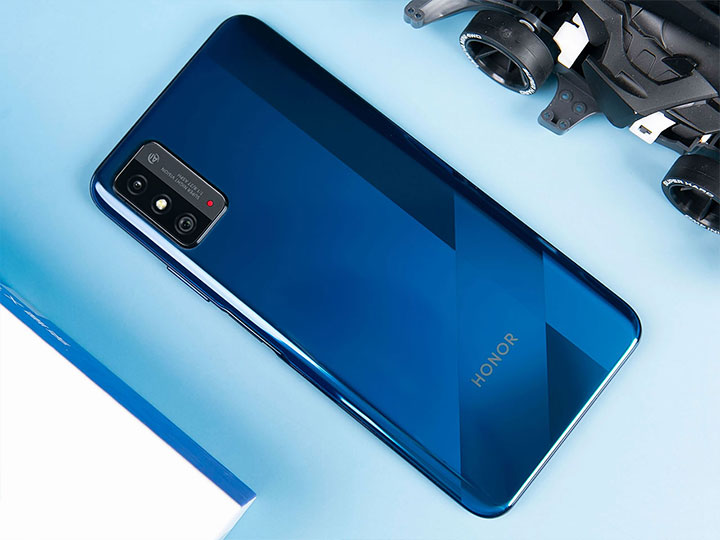 荣耀x10max和华为mate20x5g,5g大屏超能出击荣耀x10max图赏