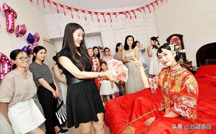 接亲游戏小攻略让你的婚礼更有趣,新郎接亲堵门游戏大全