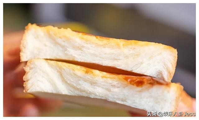 在李佳琦直播间买零食，是个划算的选择吗？