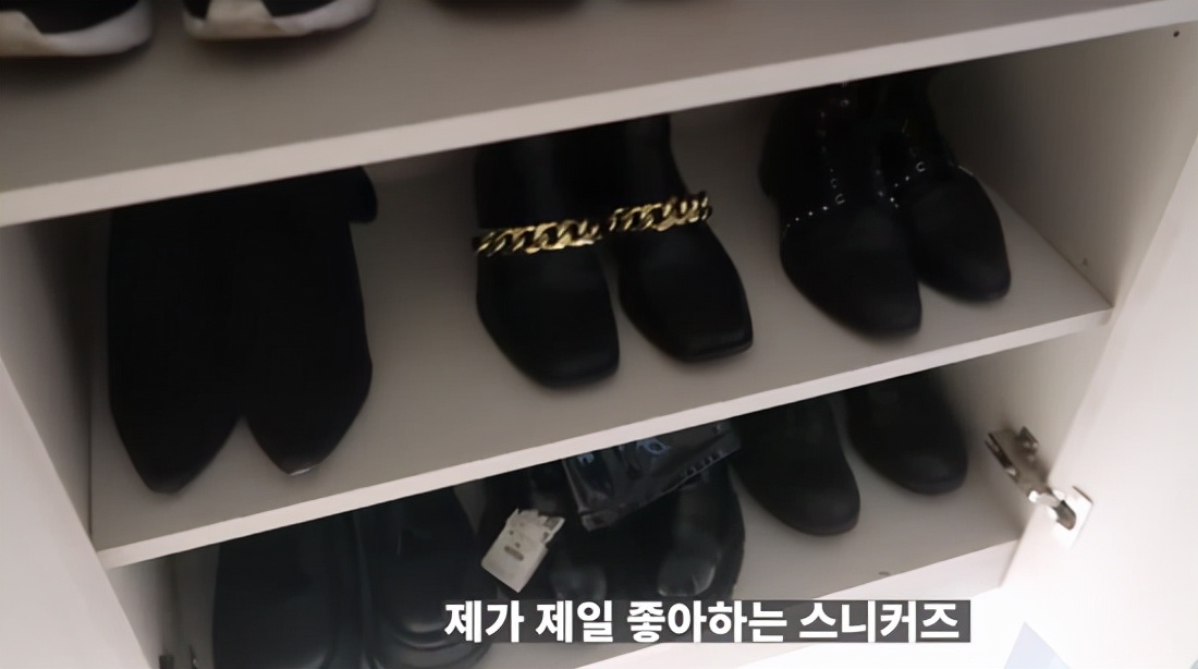 韩国美女晒独居公寓引11万人围观衣帽间全是名牌