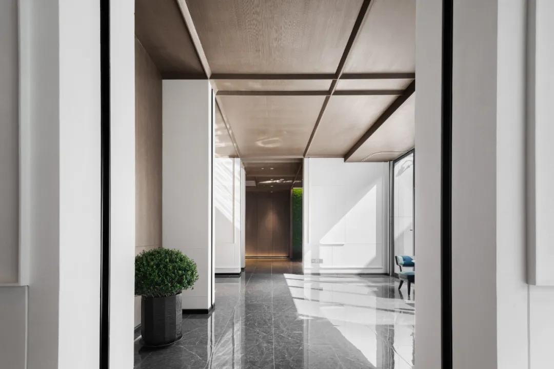 高于生活的封面资产，LightArt空间定义滨融美学