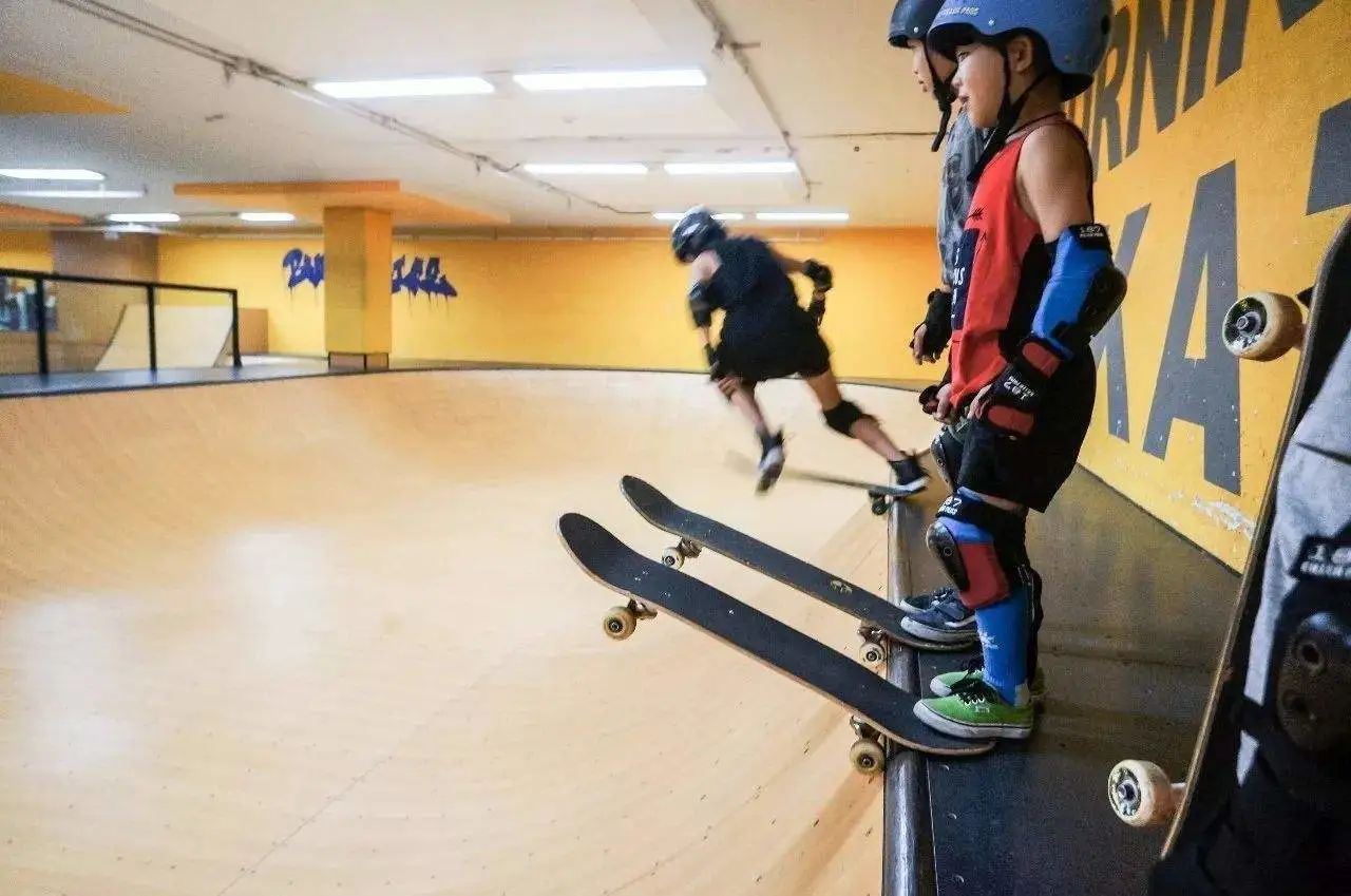 家长必看孩子学习辅导,小孩子学滑板如何学得又快又好