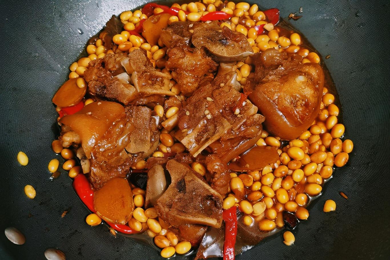 怎样炖猪蹄才能软烂不柴,炖猪蹄时牢记三不放