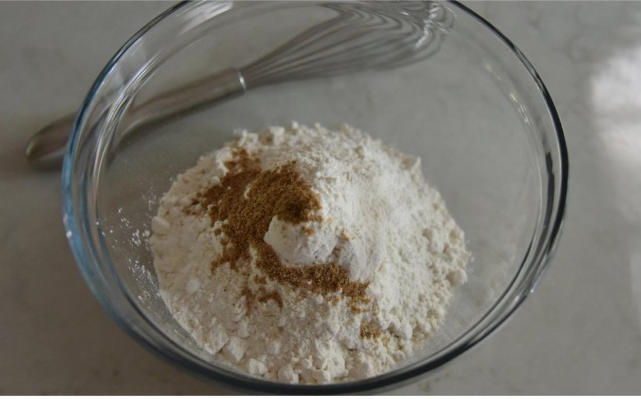 咖啡椰子奶冻蛋糕,椰子奶冻装饰蛋糕