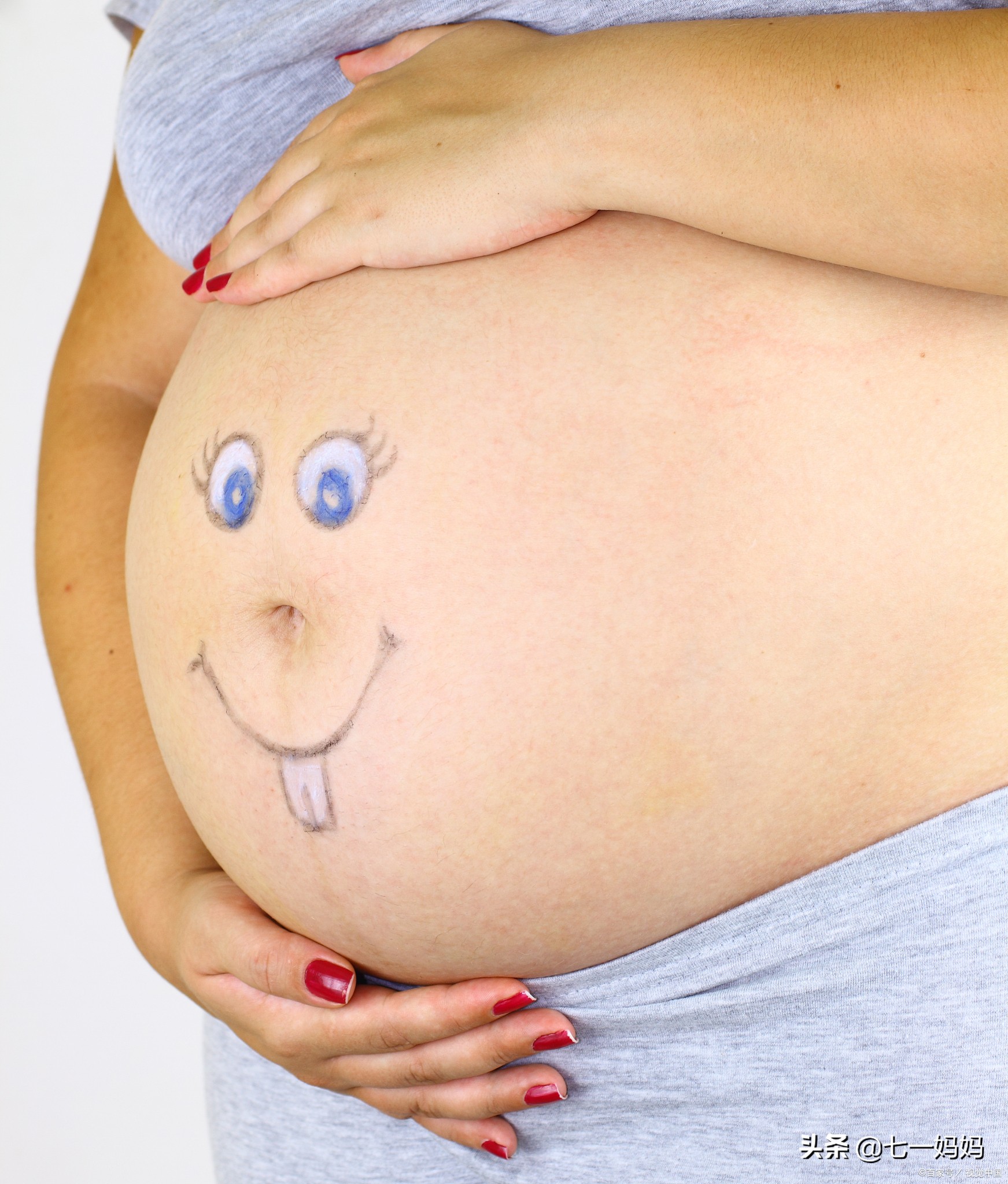 剖腹产后的我疼到难起身,竞走女王刘虹也如此,剖腹产到底有多难