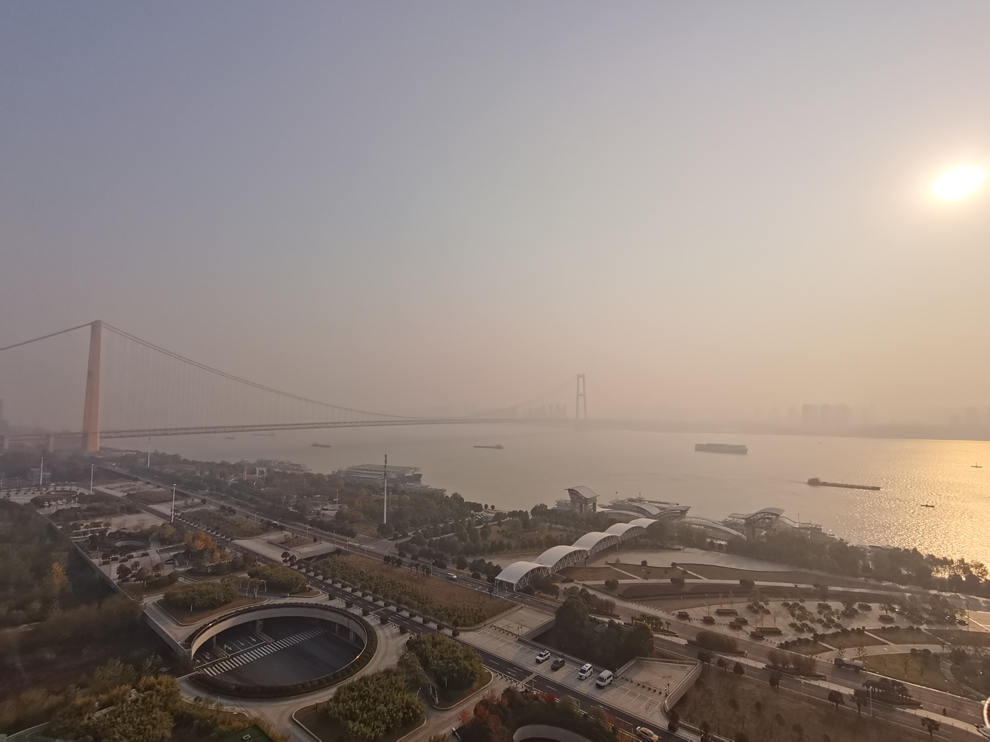 抛开情怀买三星还是华为,抛开情怀买什么手机