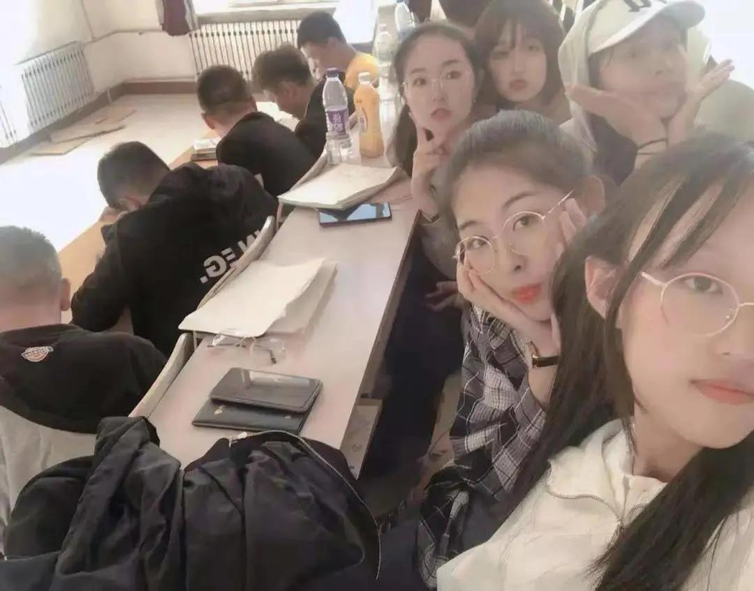 哈尔滨广厦学院蜜雪冰城,北国风光哈尔滨