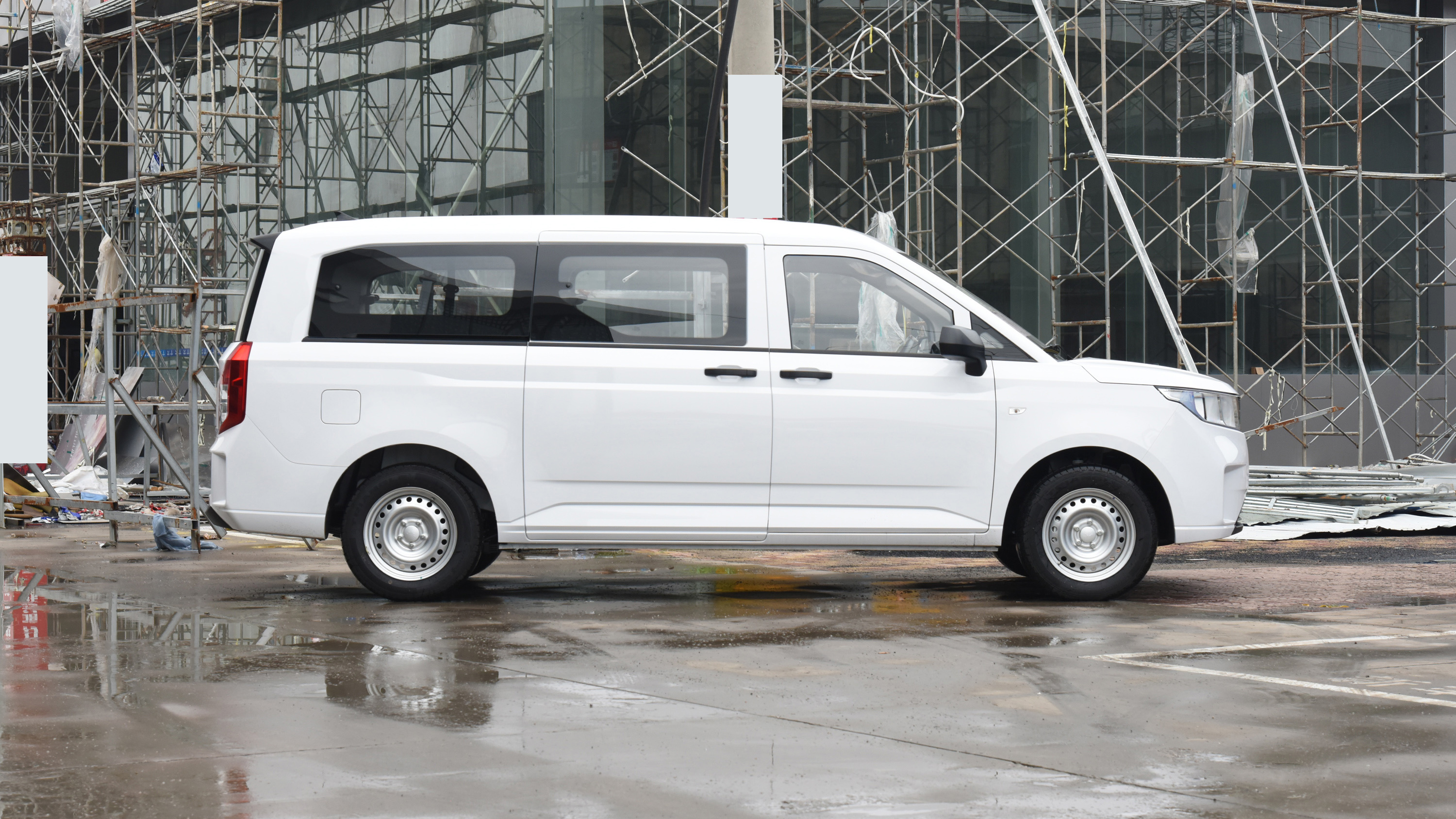 五菱最新款面包车有几款,九座的五菱面包车多少钱一辆