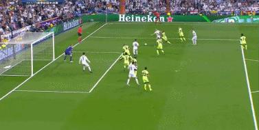 马拉多纳到底是不是手球,马拉多纳上帝之手为什么不越位