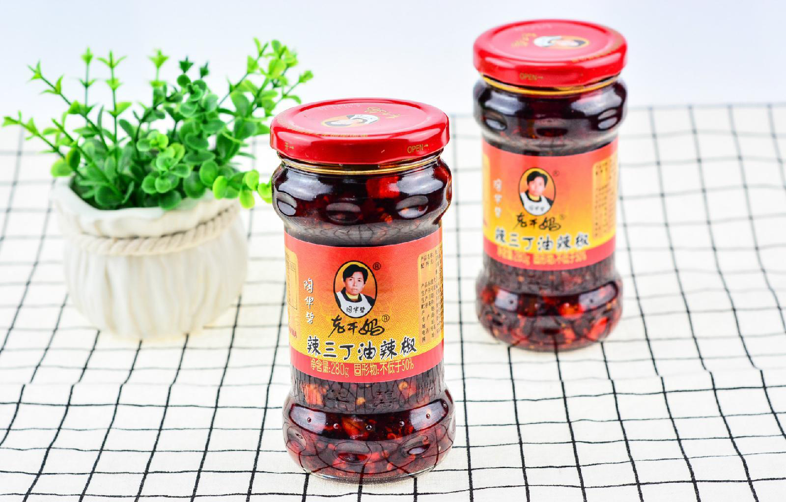 和加拿大鹅差不多的国产羽绒服,与加拿大鹅相提并论的羽绒服