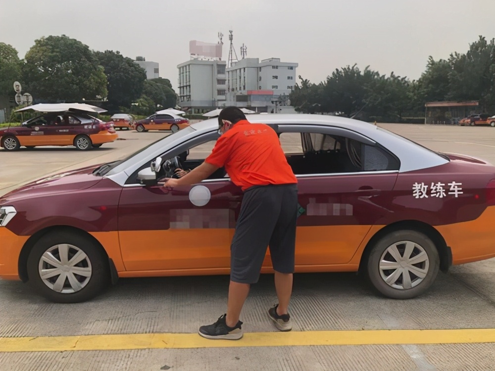 学车慢的人是笨吗,学车最慢的要多久学会