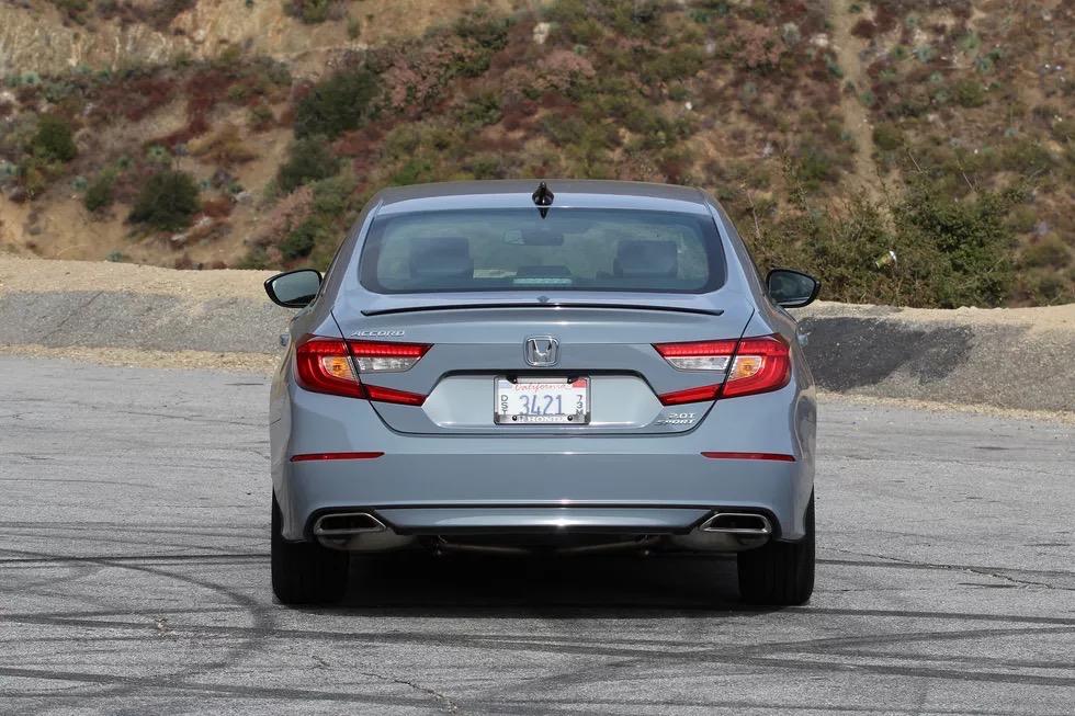 雅阁2021款和2022款有什么不同,本田雅阁2021款1.5t中配落地价