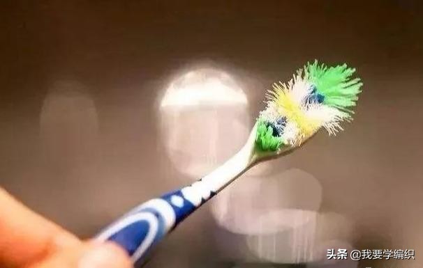 早晚刷牙了牙齿还是臭怎么回事,天天刷牙牙齿很黄很臭学会这一招