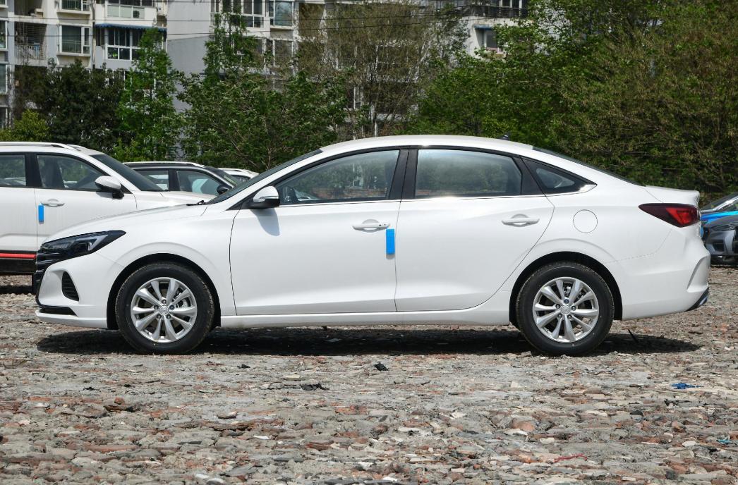 自动挡省油小汽车推荐哪款车型,皮实耐造的自动挡小轿车推荐几款