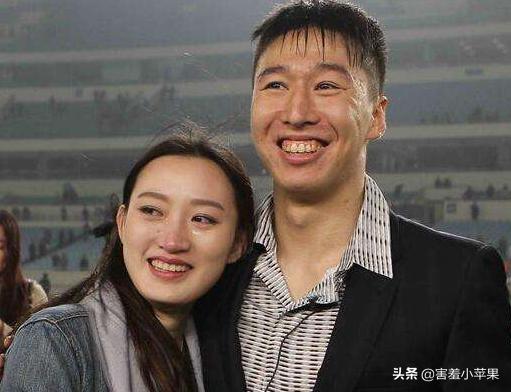 国足男足太太团,难道中国男足没有女足强吗