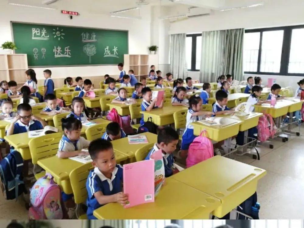 聚四海英才之荟萃,光明这所高标准学校正在崛起