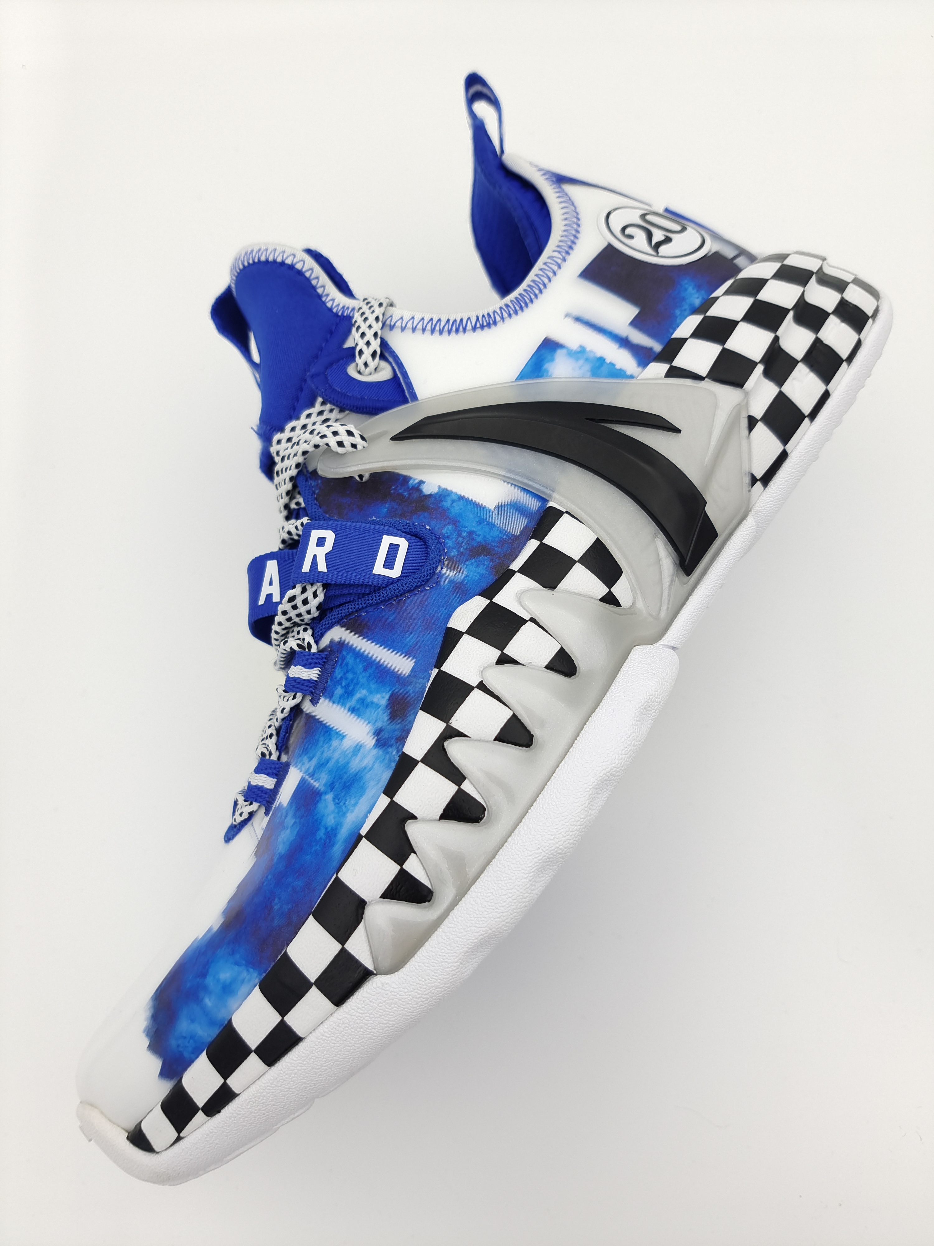 海沃德2有黑金配色吗,安踏海沃德2照片