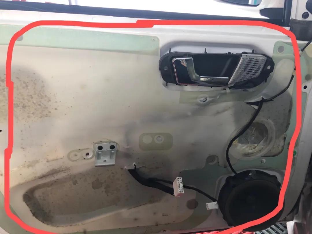 行车中车门打开的危险,行驶中门打开危险