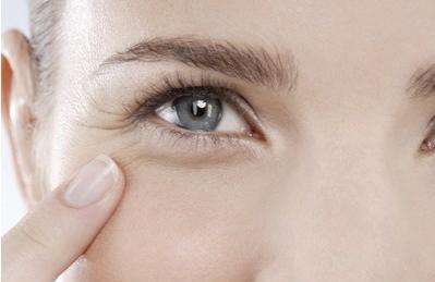 18岁适合用什么类型的眼霜,18岁适合用的眼霜