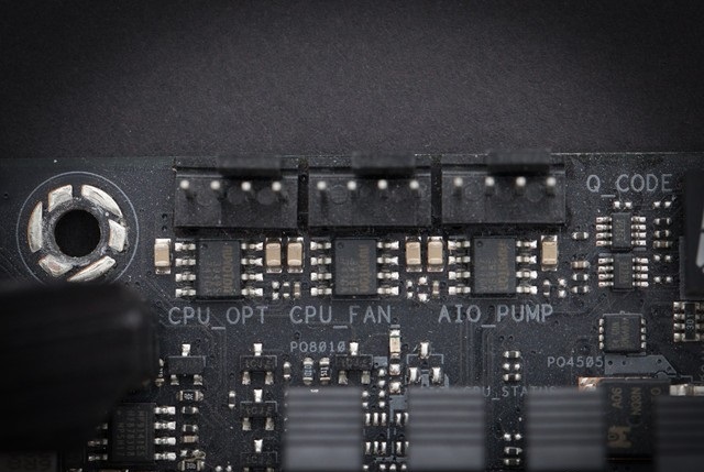 电脑组装硬盘线怎么接,电脑组装线怎么插