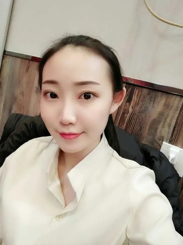 山东铝业职业学院空乘报的人多吗,山东铝业空乘专业礼仪