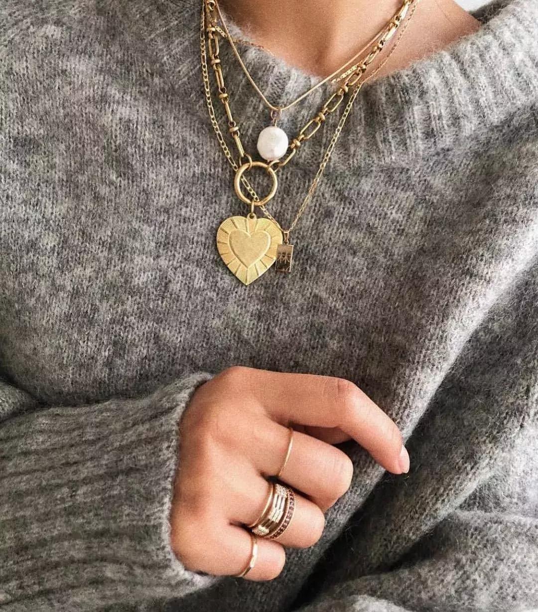 娜扎脖子戴什么,娜扎葫芦项链